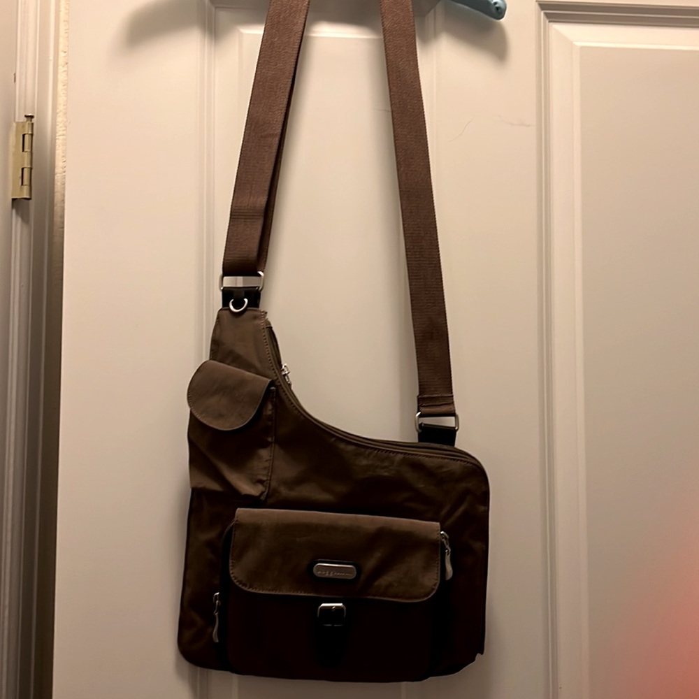 Baggelini Uptown crossbody bag